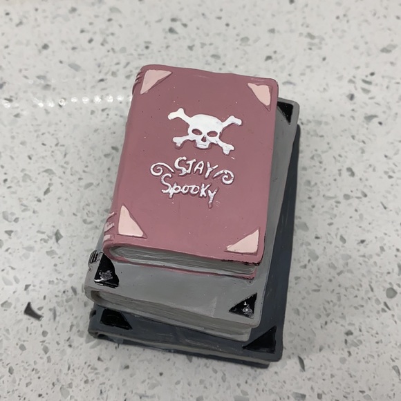 NWT Target Halloween 2021 Spooky Books - Picture 5 of 7